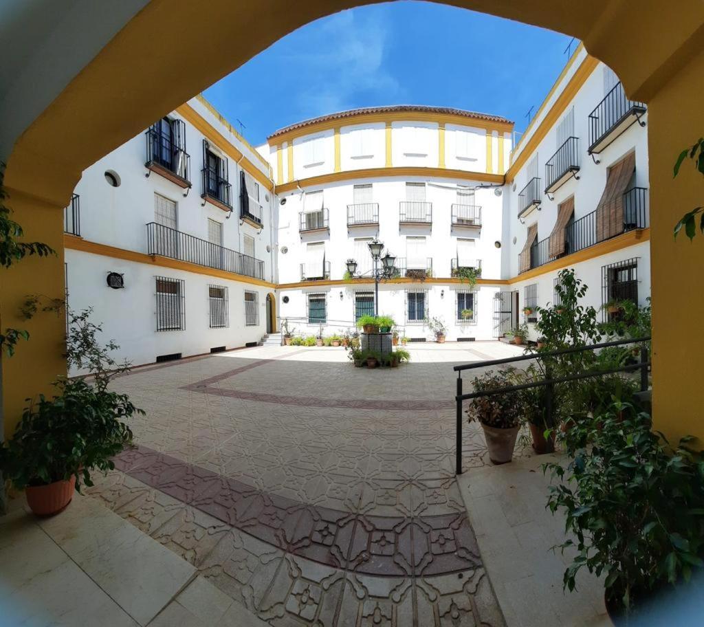 Budget And Cute Rooms With Balcony Sevilla Center Экстерьер фото