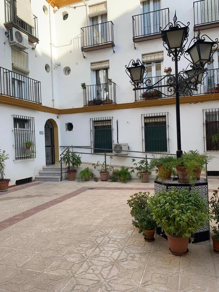 Budget And Cute Rooms With Balcony Sevilla Center Экстерьер фото