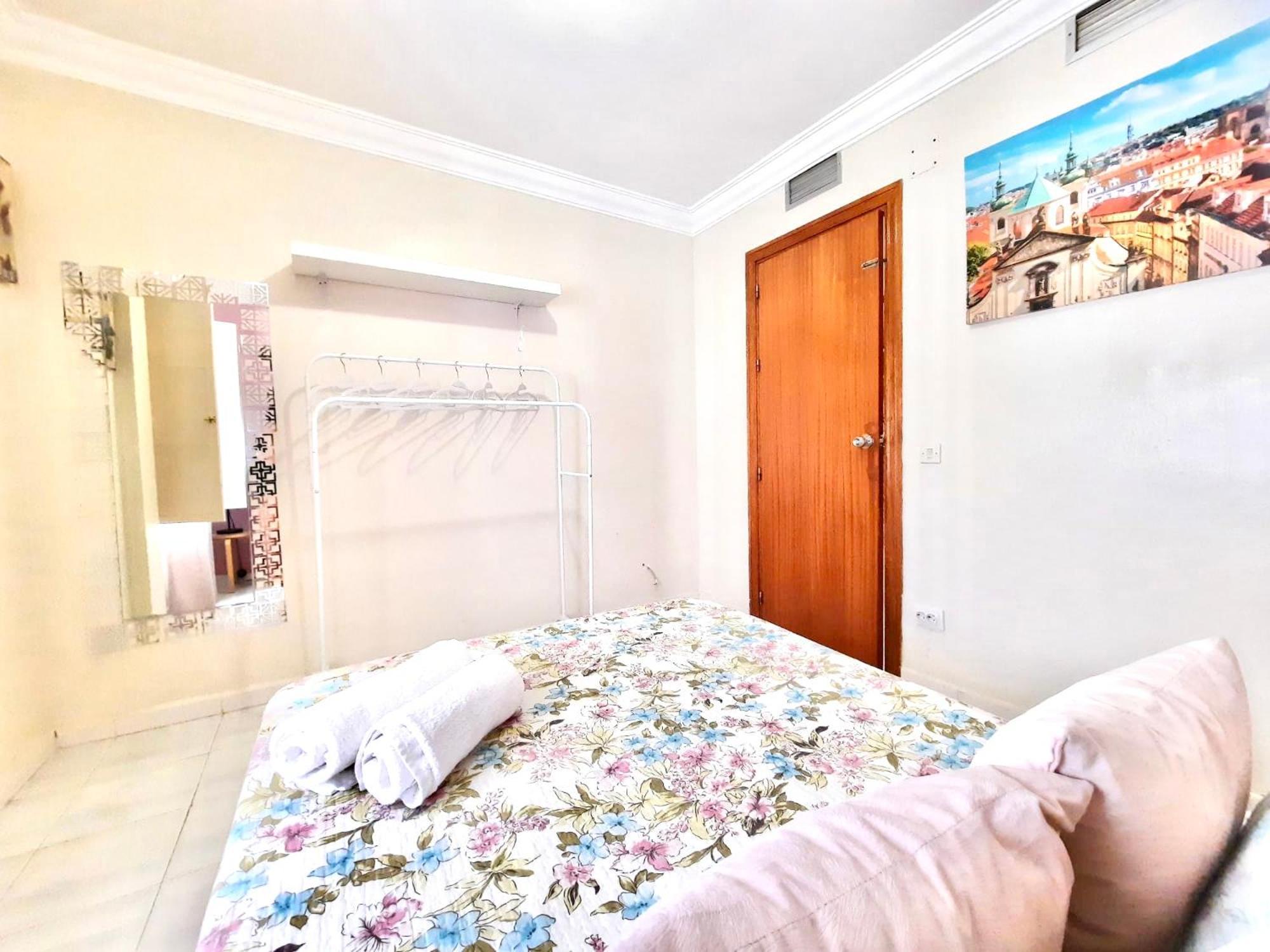 Budget And Cute Rooms With Balcony Sevilla Center Экстерьер фото