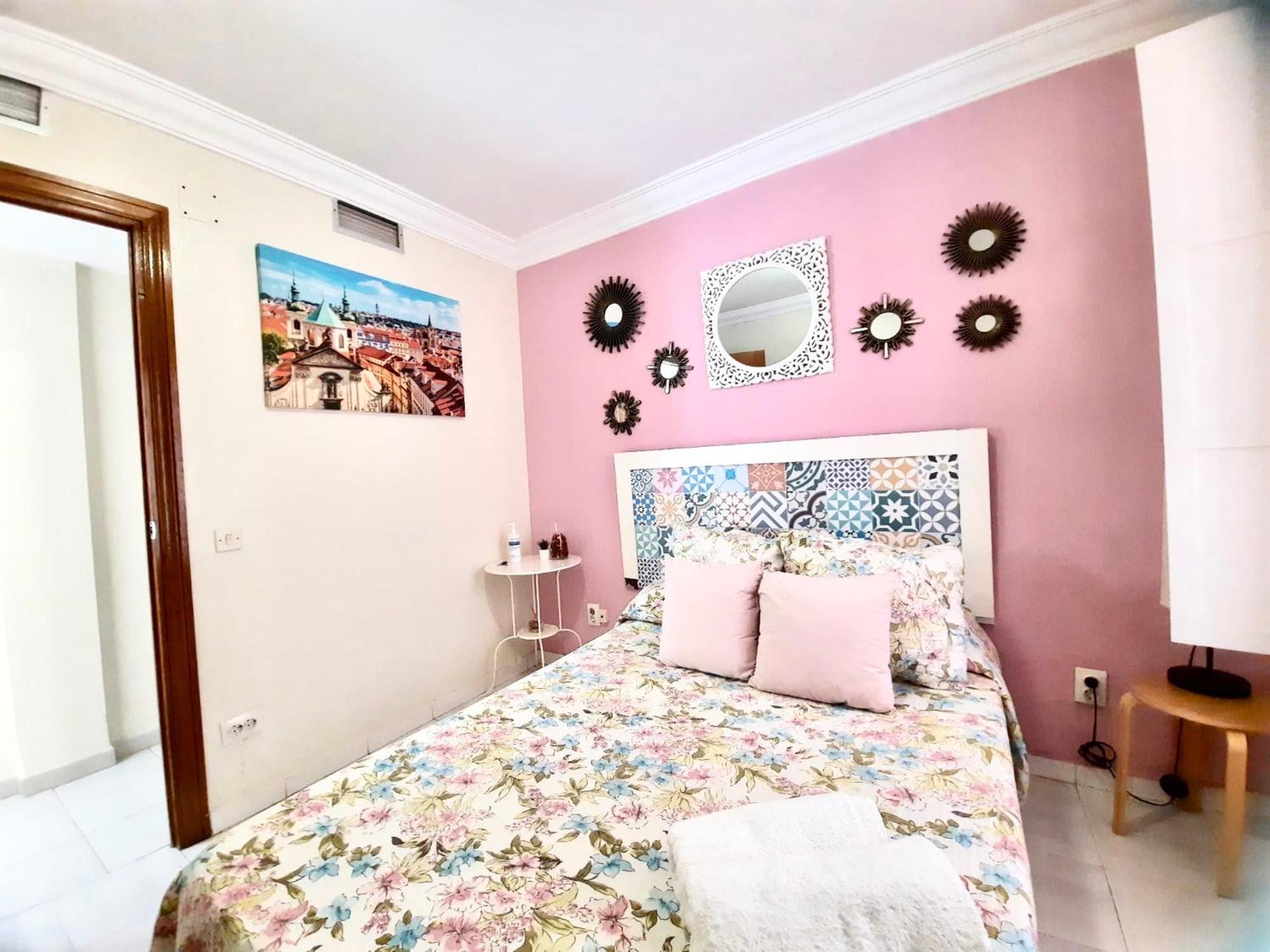 Budget And Cute Rooms With Balcony Sevilla Center Экстерьер фото