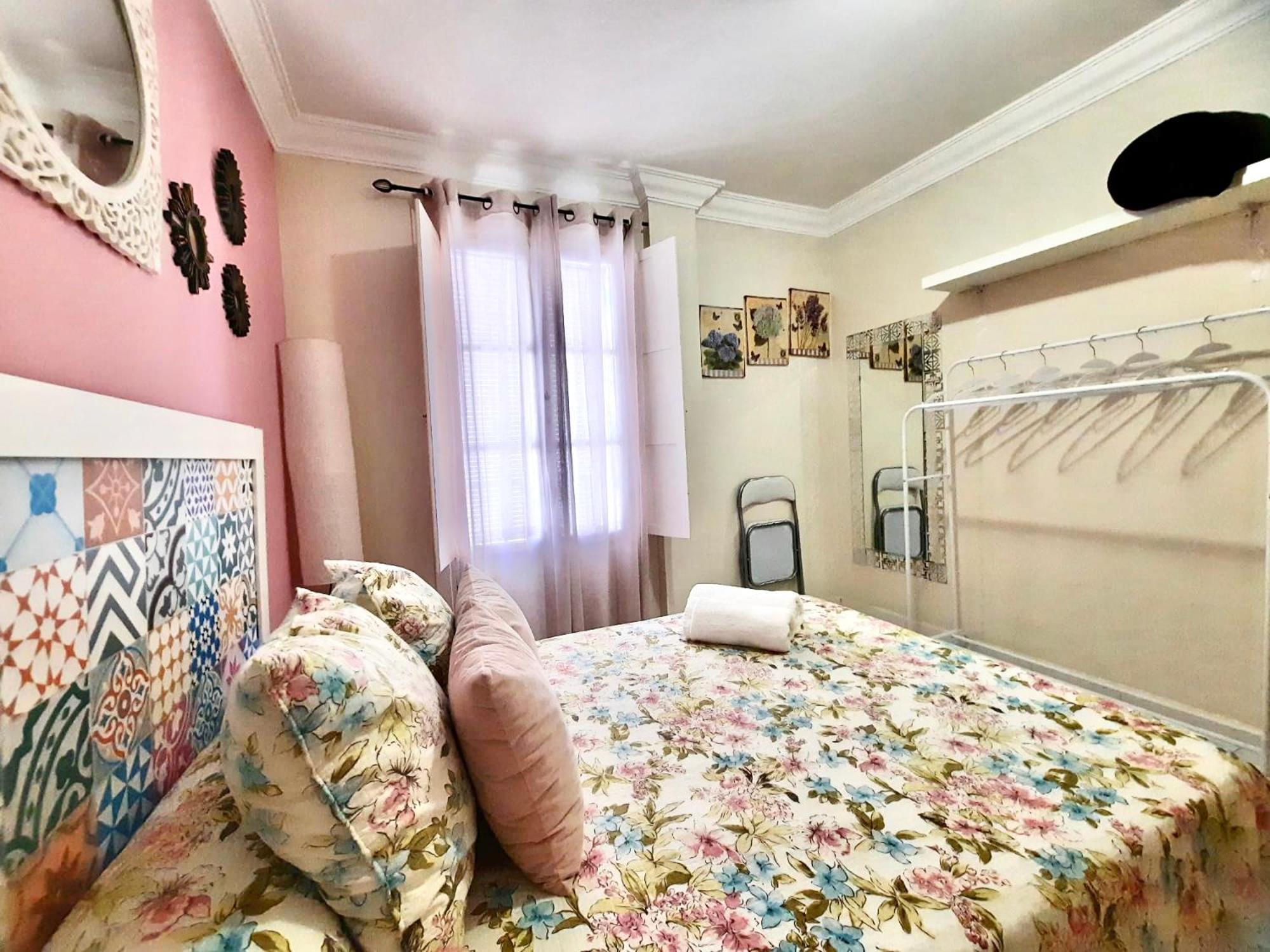 Budget And Cute Rooms With Balcony Sevilla Center Экстерьер фото