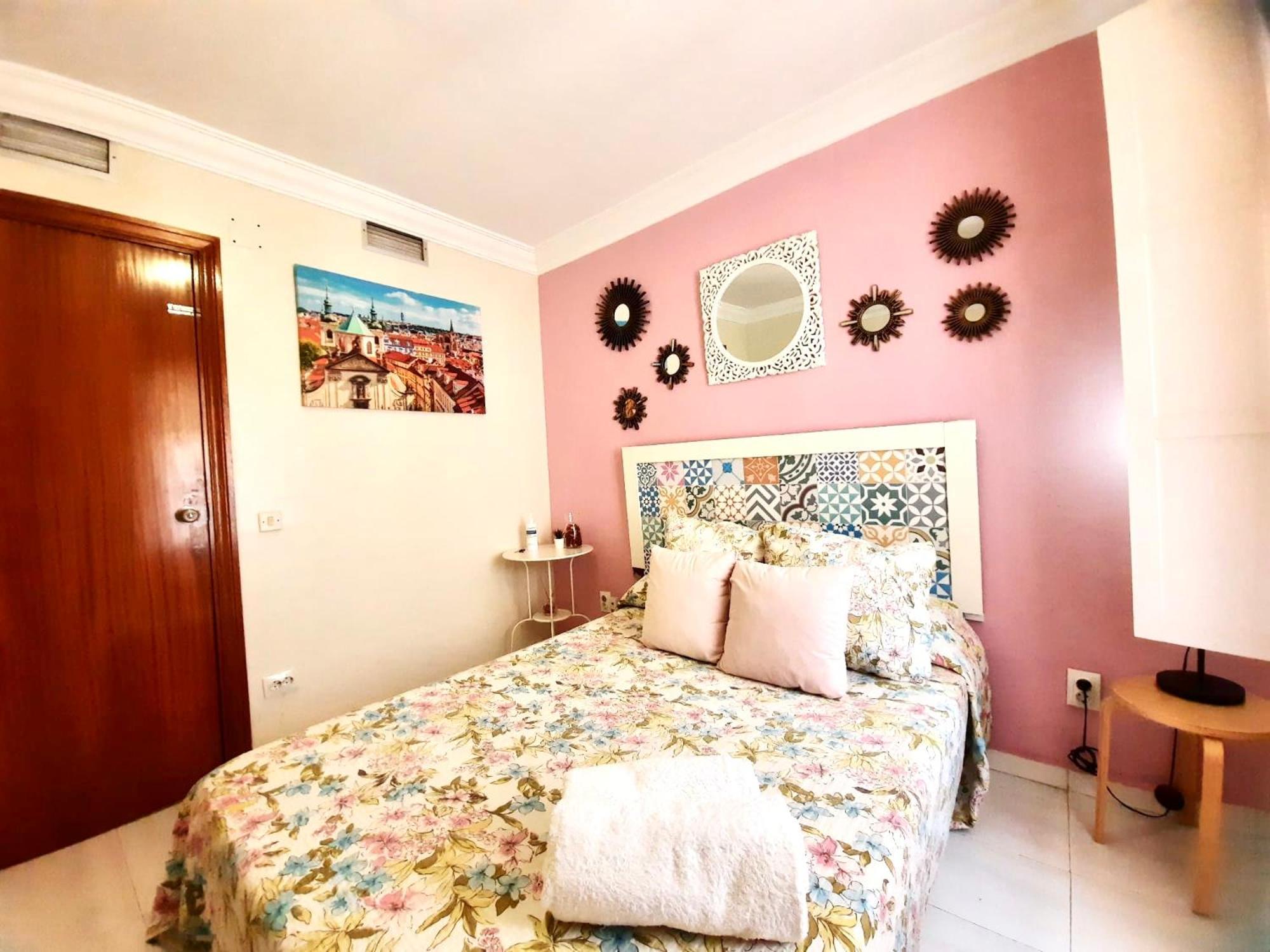 Budget And Cute Rooms With Balcony Sevilla Center Экстерьер фото