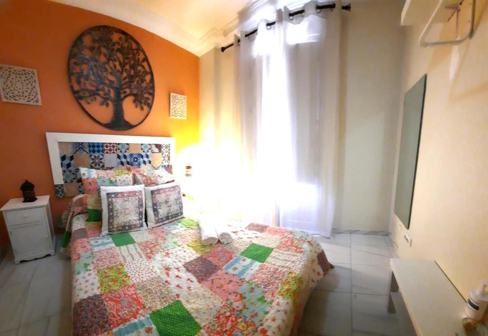Budget And Cute Rooms With Balcony Sevilla Center Экстерьер фото