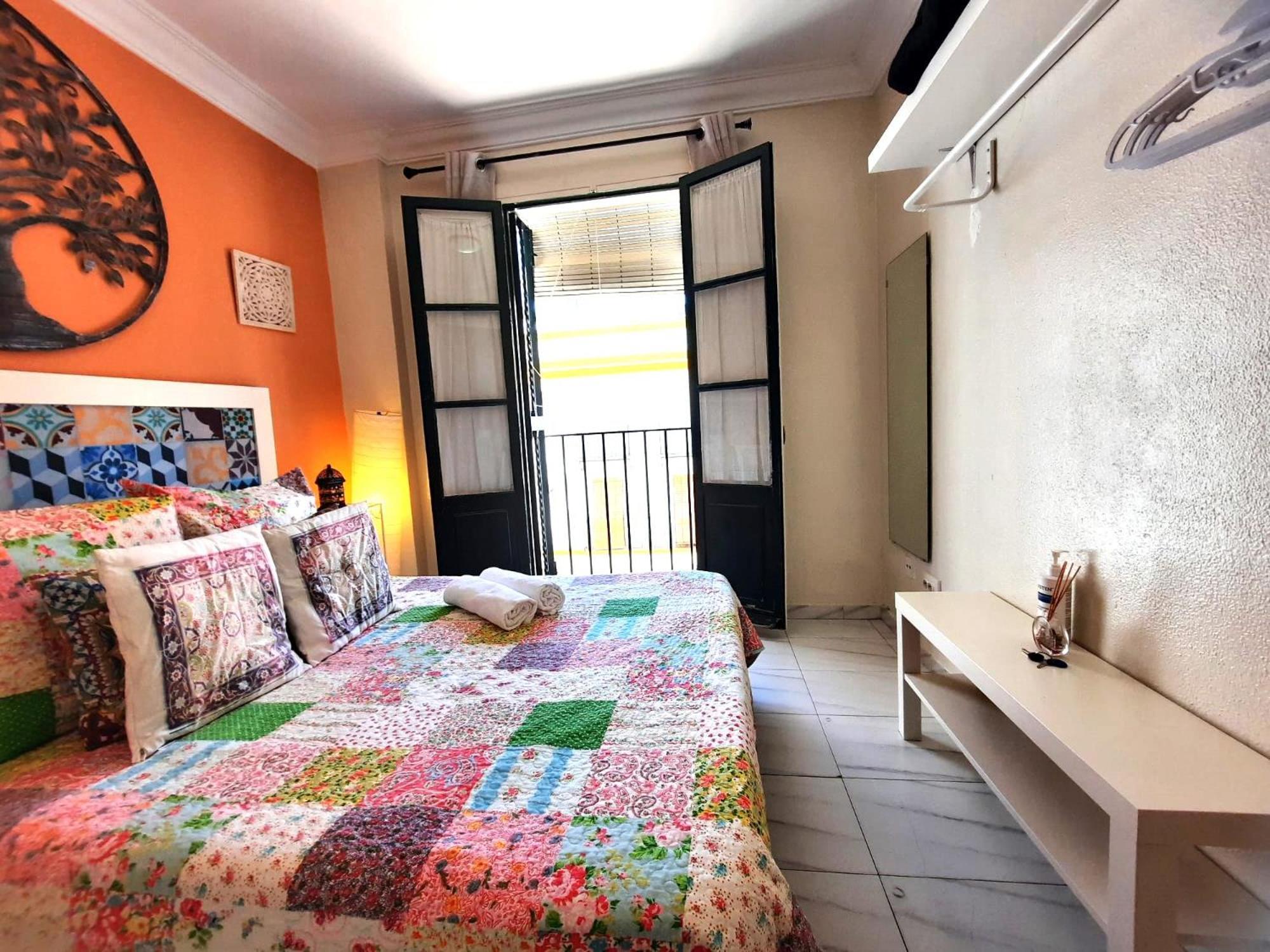 Budget And Cute Rooms With Balcony Sevilla Center Экстерьер фото