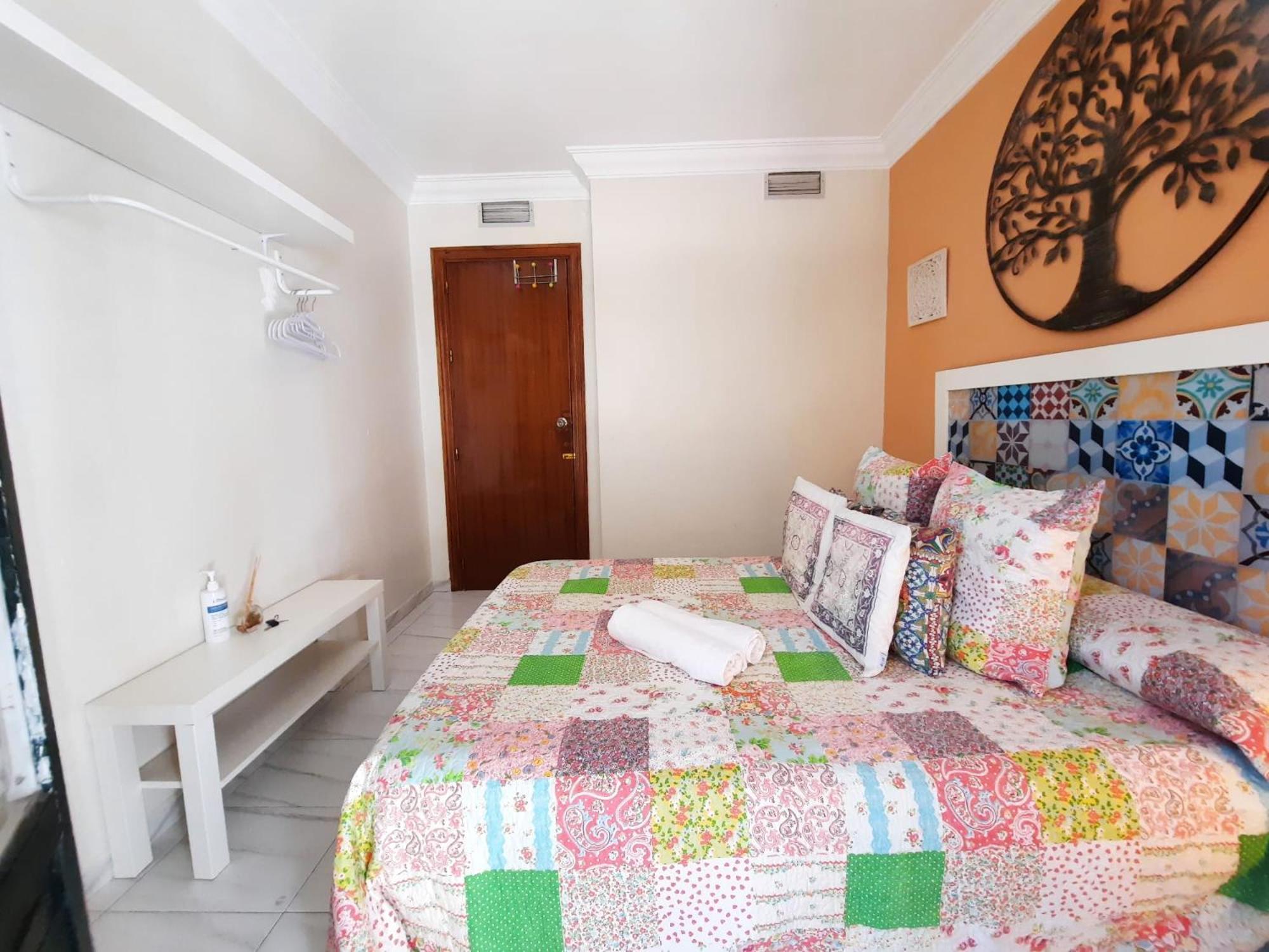 Budget And Cute Rooms With Balcony Sevilla Center Экстерьер фото