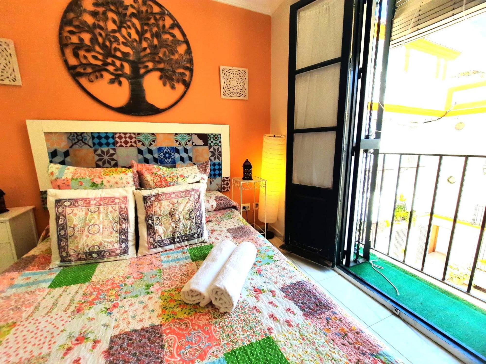 Budget And Cute Rooms With Balcony Sevilla Center Экстерьер фото