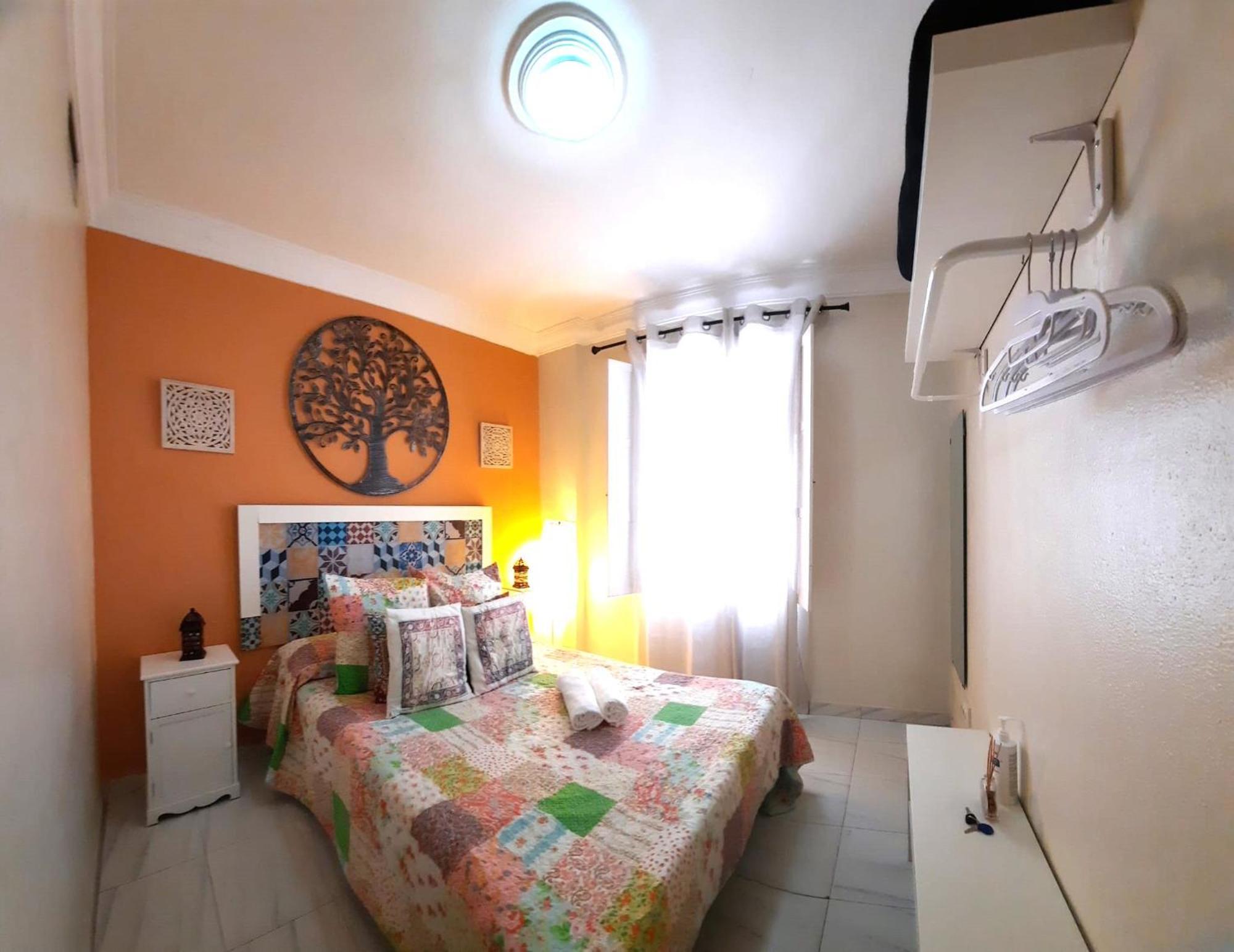 Budget And Cute Rooms With Balcony Sevilla Center Экстерьер фото