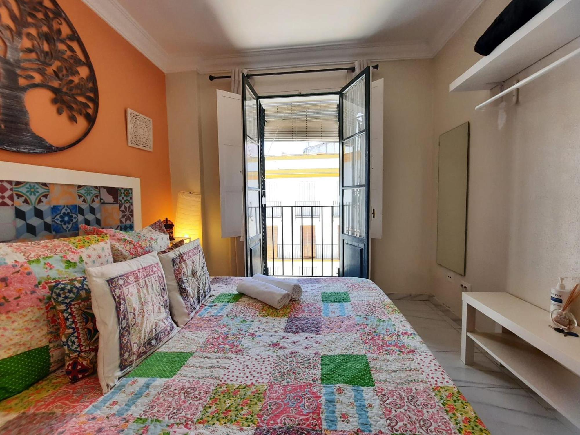 Budget And Cute Rooms With Balcony Sevilla Center Экстерьер фото