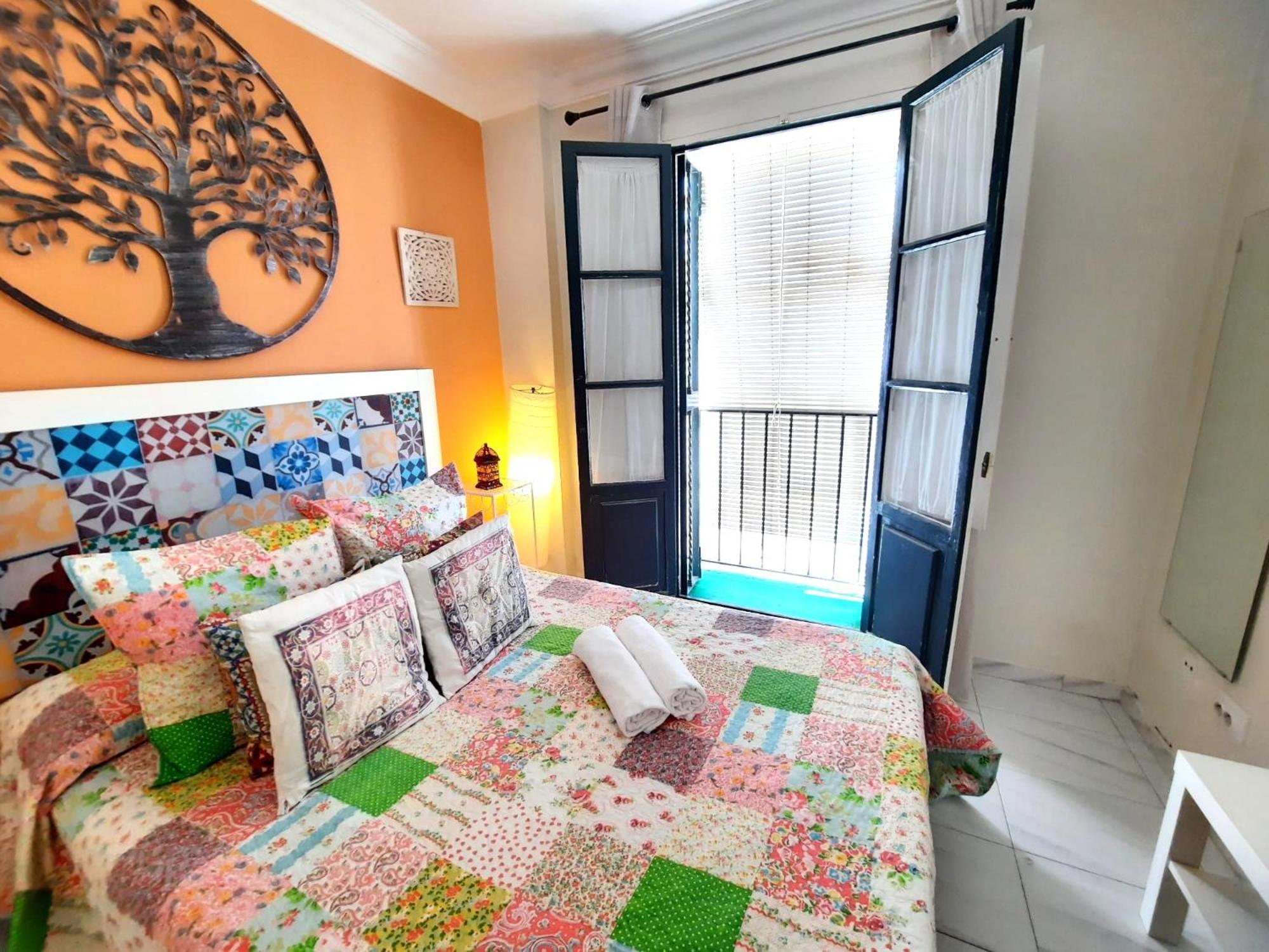Budget And Cute Rooms With Balcony Sevilla Center Экстерьер фото